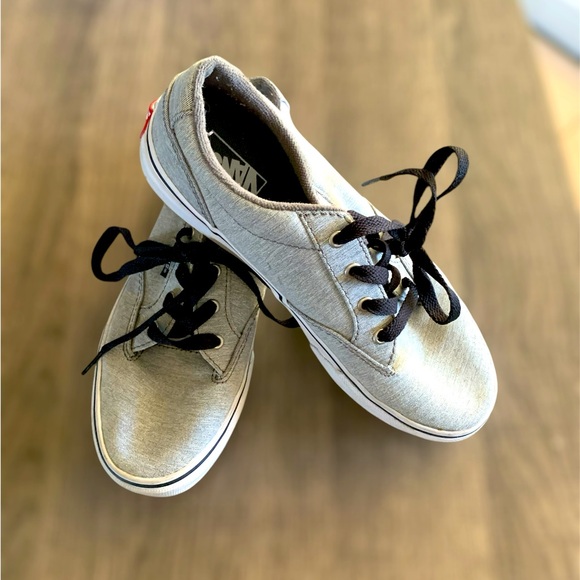 Boys Gray Vans size 3 NWOT - Picture 1 of 8